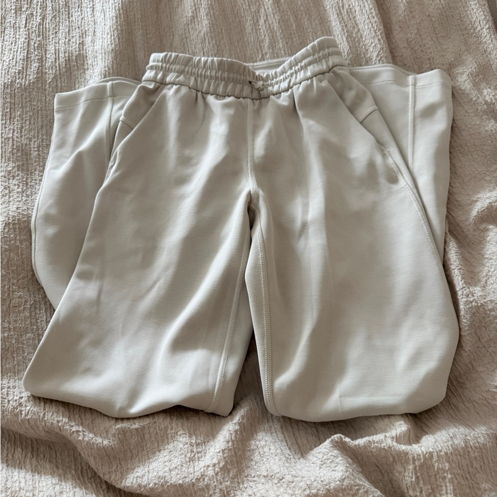 Lululemon Athletica Light Joggers in Bone Color